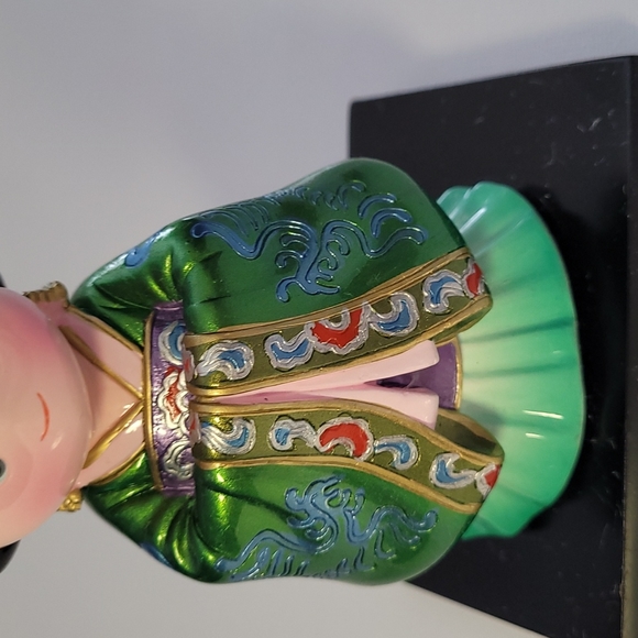 Collectable  Chinese traditional enamel ceramic doll - Picture 3 of 4